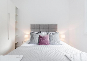 White Piccadilly Luxury Flat